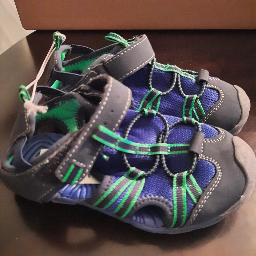 NWOT ASTER WATER BOYS SANDAL:NAVY size 12M